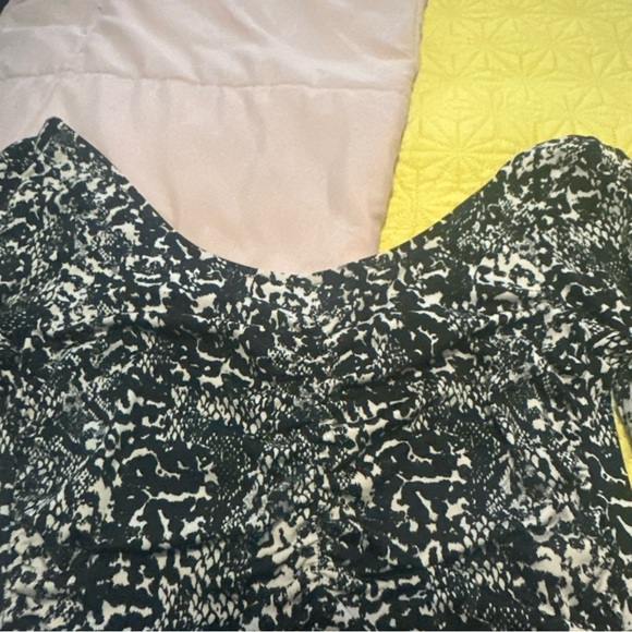 H&M Women’s Dress Size Large Black And Cream Snakeskin Print Bodycon ruching mid - Picture 5 of 6